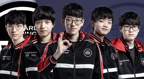 第一晚他在 第一晚他在